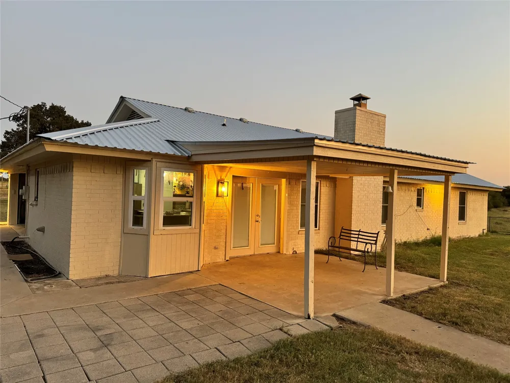 15892 Wood Rd Highway Holland, TX 76534