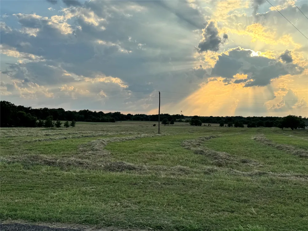 15892 Wood Rd Highway Holland, TX 76534