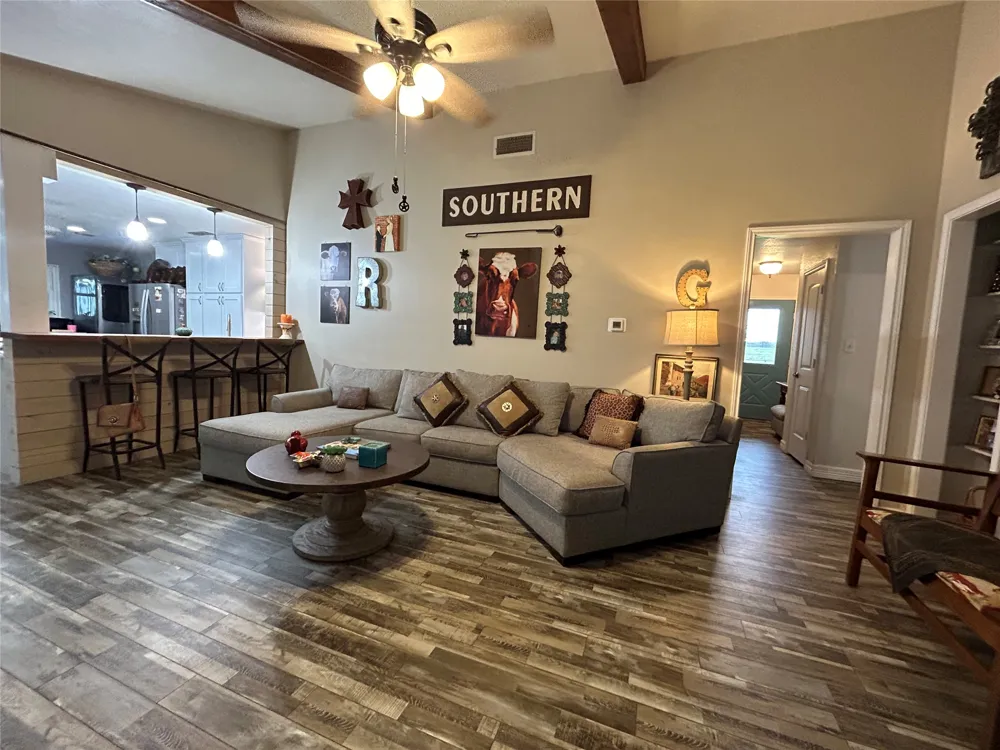 15892 Wood Rd Highway Holland, TX 76534