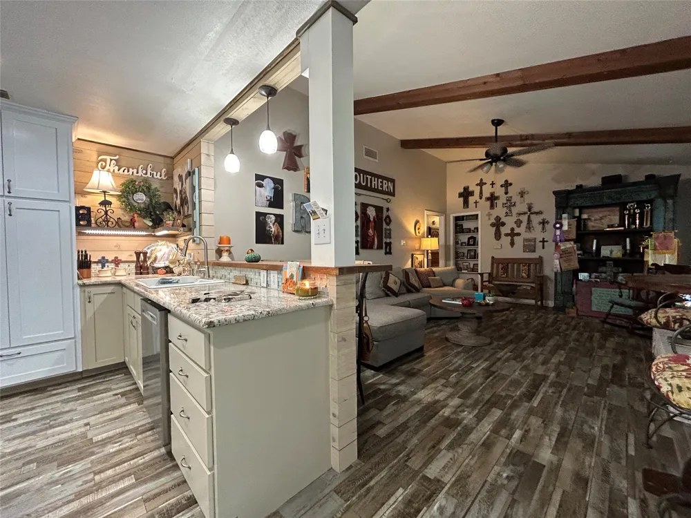 15892 Wood Rd Highway Holland, TX 76534