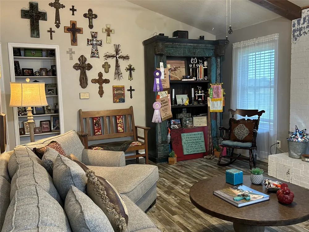 15892 Wood Rd Highway Holland, TX 76534