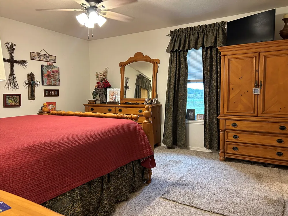 15892 Wood Rd Highway Holland, TX 76534