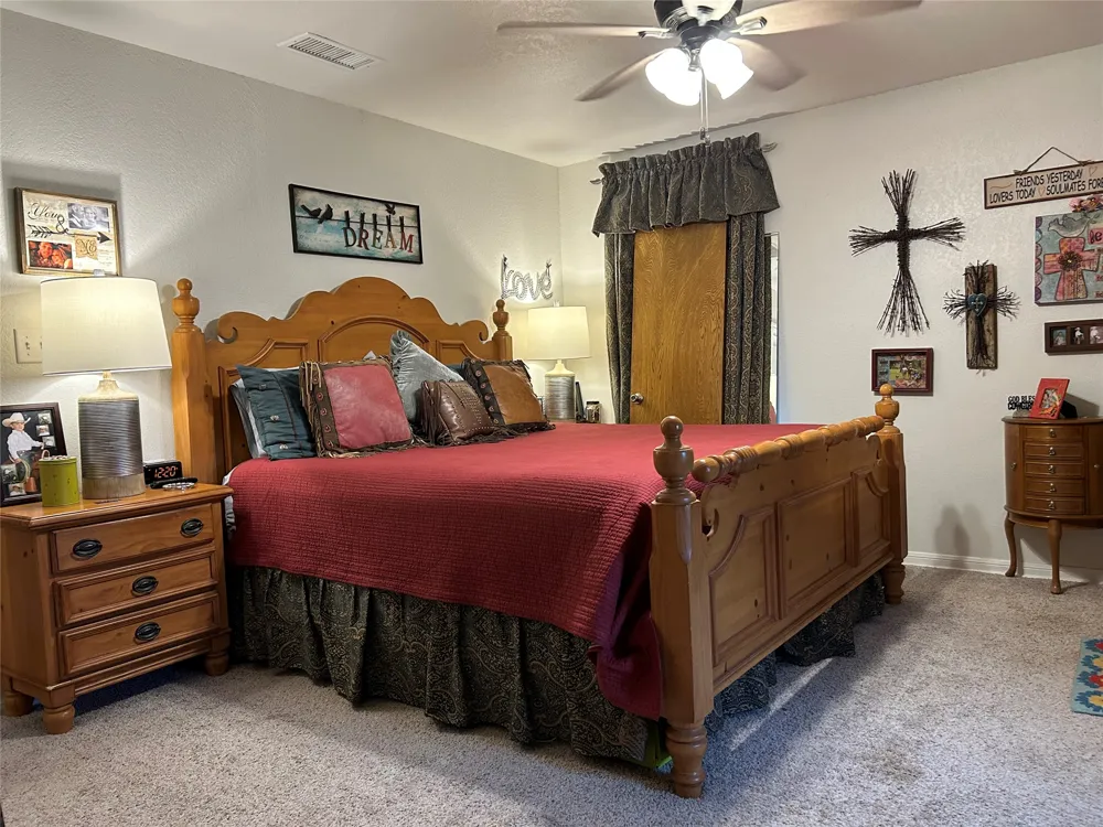 15892 Wood Rd Highway Holland, TX 76534