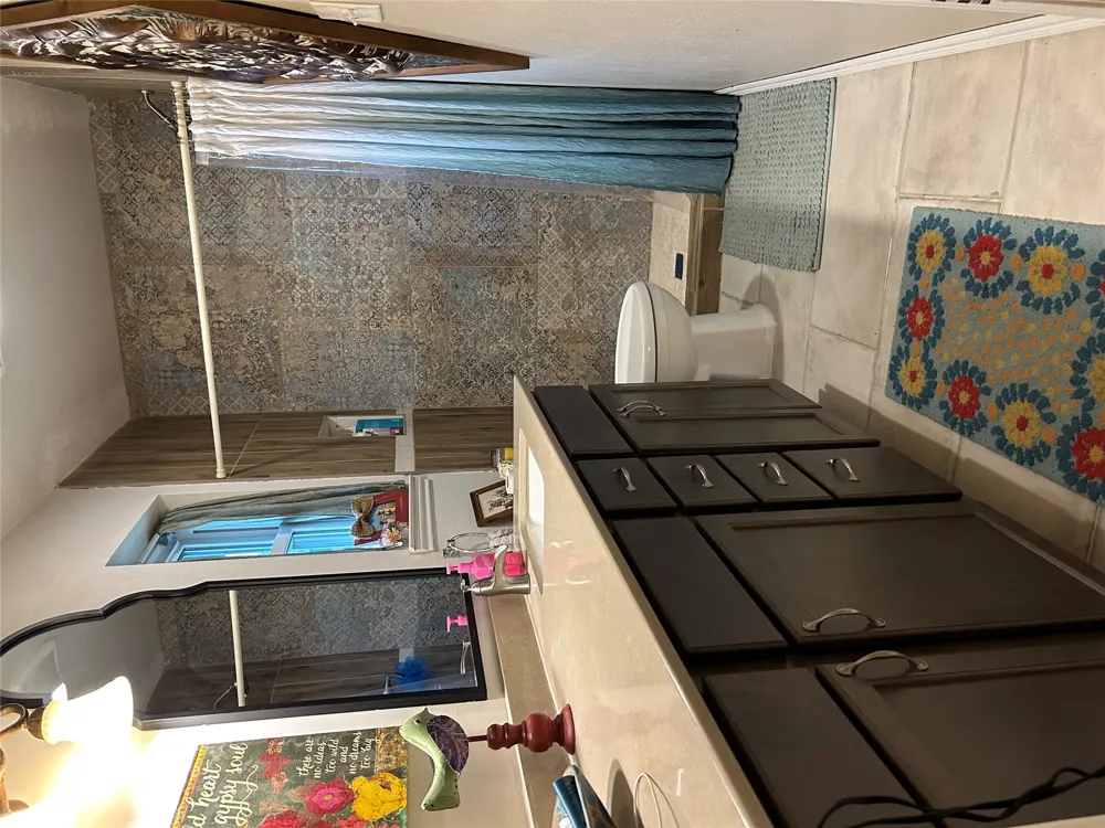 15892 Wood Rd Highway Holland, TX 76534