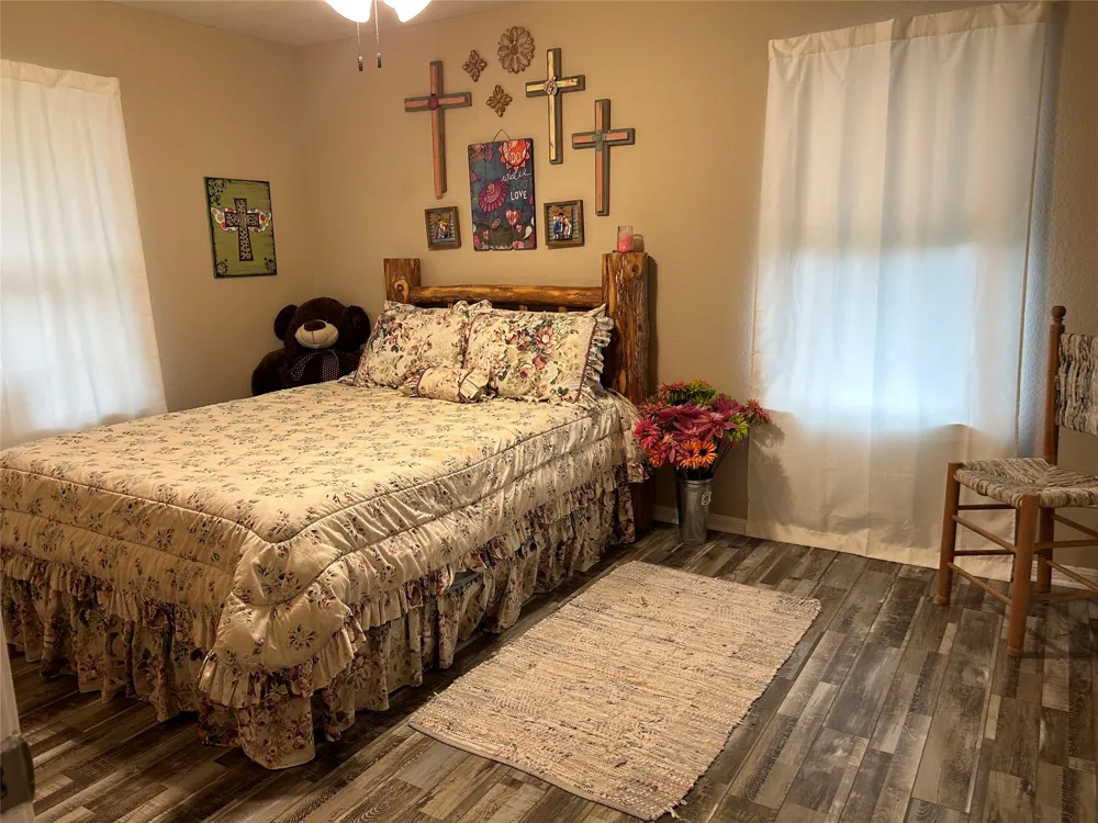 15892 Wood Rd Highway Holland, TX 76534