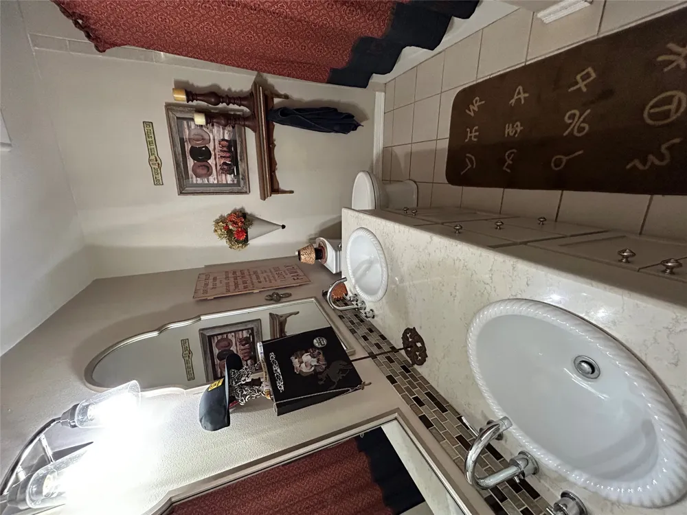 15892 Wood Rd Highway Holland, TX 76534