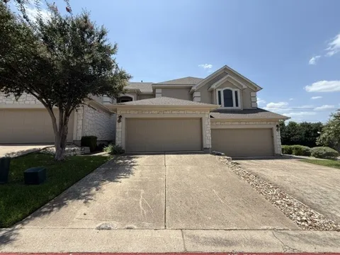3300 Forest Creek Drive #27