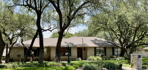 201 Oakwood Drive