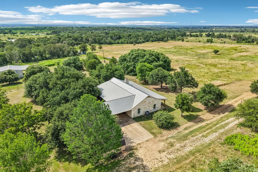 387 Goertz Drive Red Rock, TX 78662