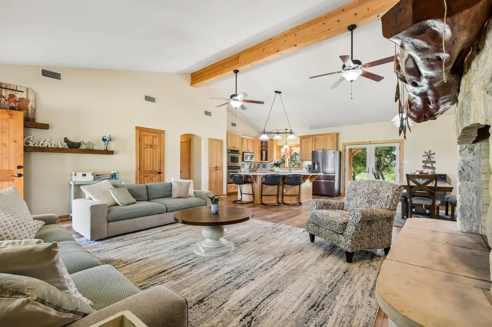 387 Goertz Drive Red Rock, TX 78662