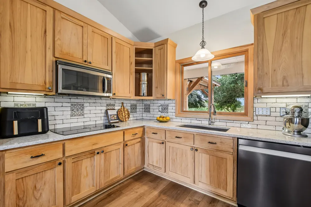 387 Goertz Drive Red Rock, TX 78662