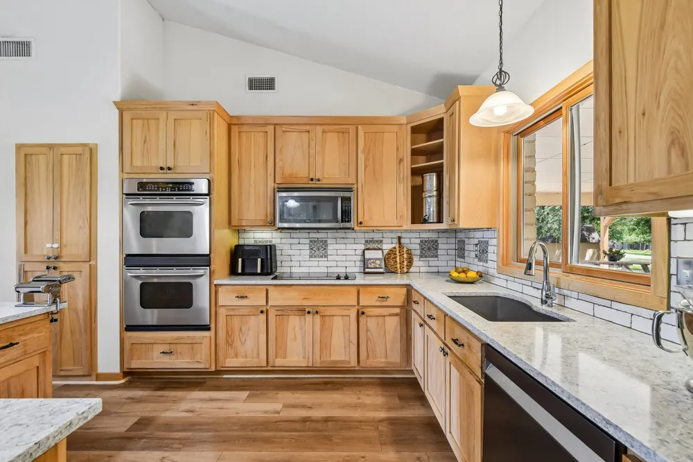 387 Goertz Drive Red Rock, TX 78662