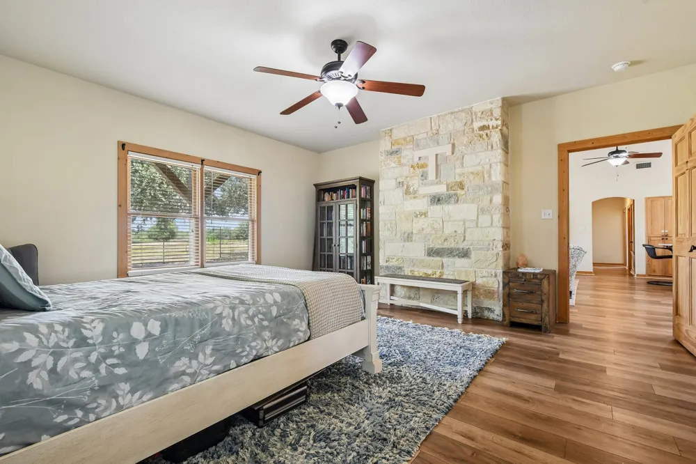 387 Goertz Drive Red Rock, TX 78662