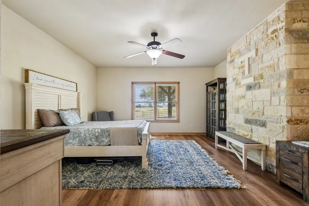387 Goertz Drive Red Rock, TX 78662