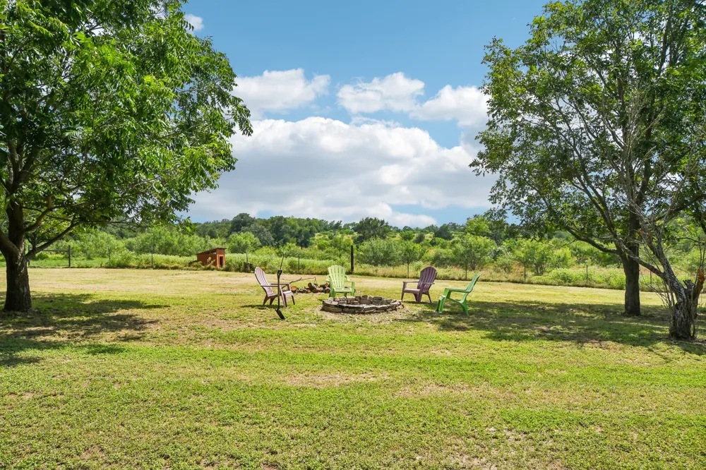 387 Goertz Drive Red Rock, TX 78662