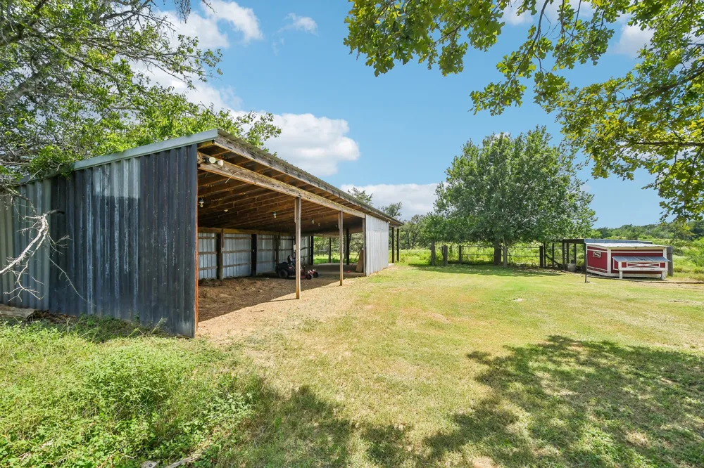 387 Goertz Drive Red Rock, TX 78662