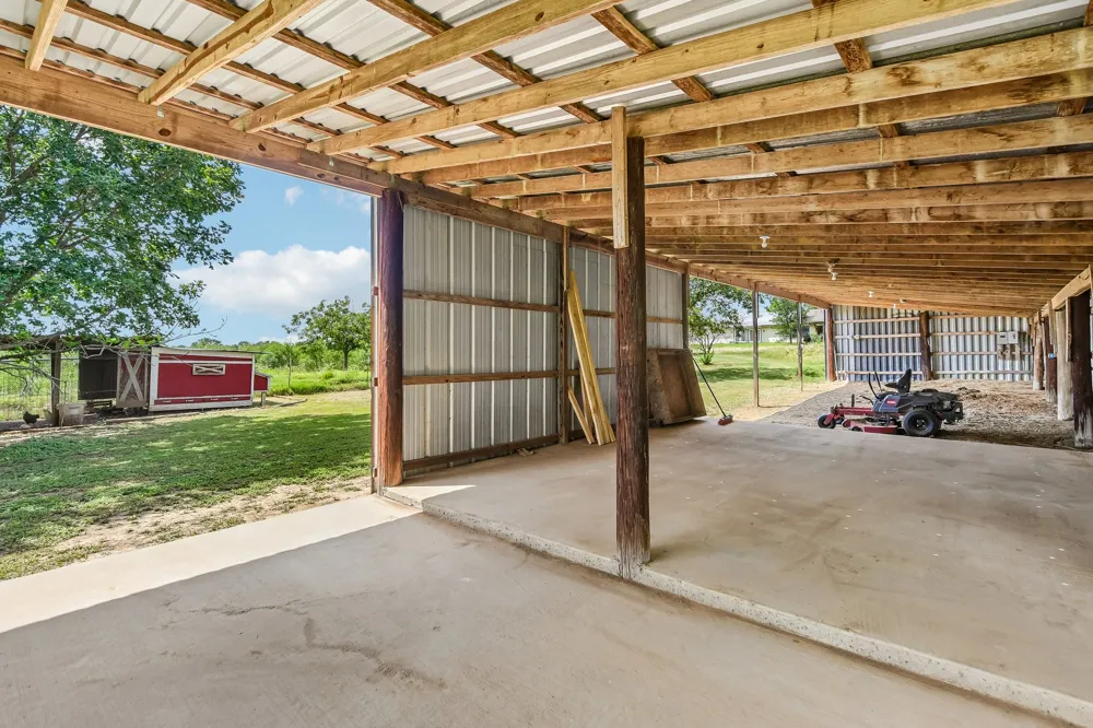 387 Goertz Drive Red Rock, TX 78662