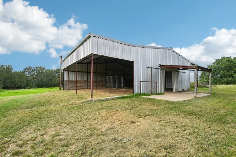 387 Goertz Drive Red Rock, TX 78662