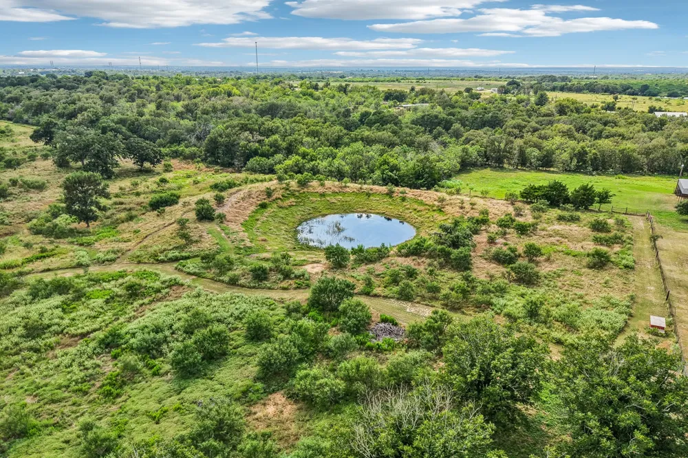 387 Goertz Drive Red Rock, TX 78662
