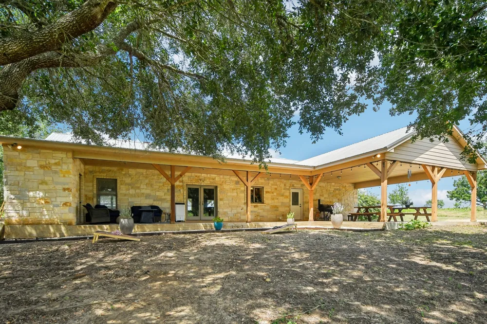 387 Goertz Drive Red Rock, TX 78662