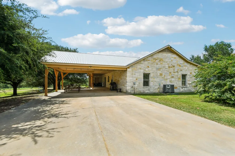 387 Goertz Drive Red Rock, TX 78662