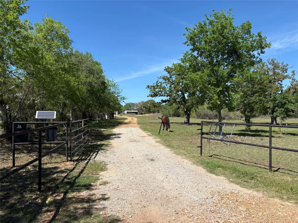 1434 Antioch Road Paige, TX 78659