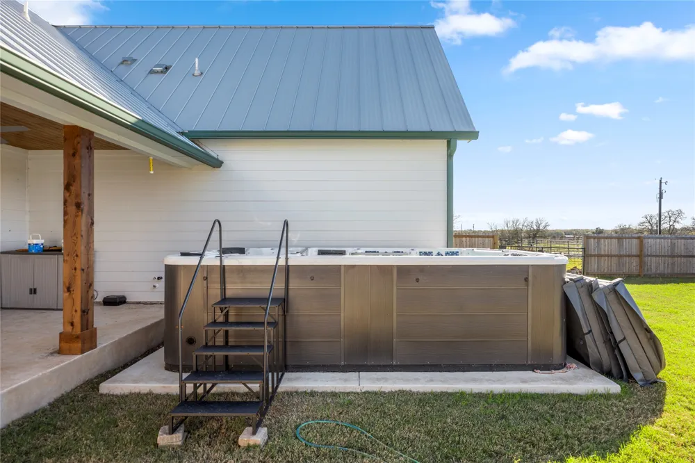1434 Antioch Road Paige, TX 78659