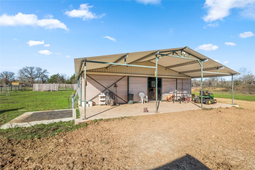 1434 Antioch Road Paige, TX 78659