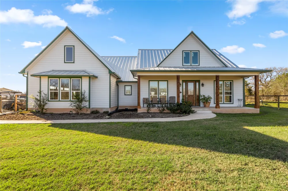1434 Antioch Road Paige, TX 78659