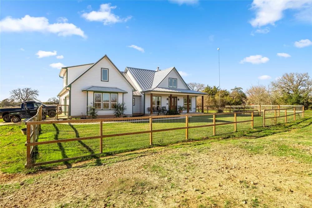 1434 Antioch Road Paige, TX 78659