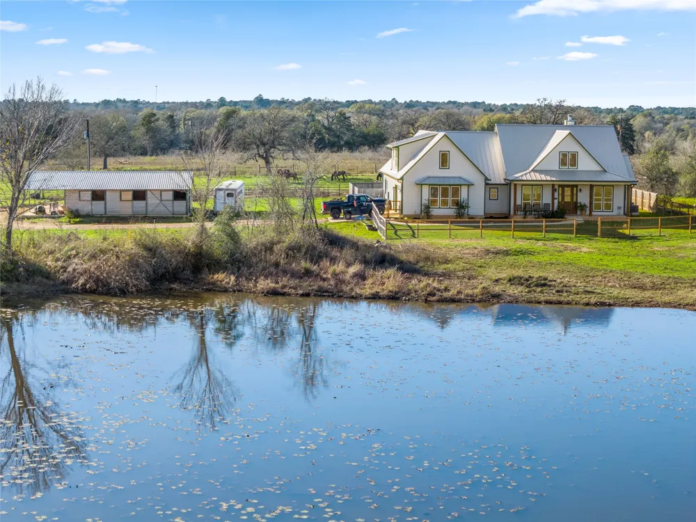 1434 Antioch Road Paige, TX 78659