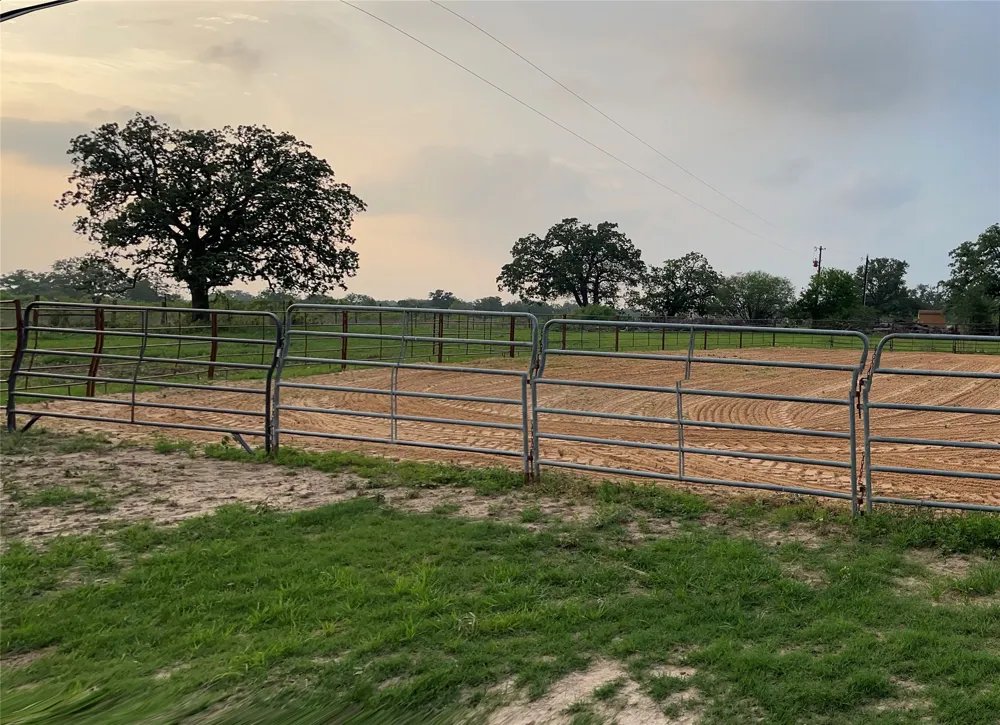 1434 Antioch Road Paige, TX 78659