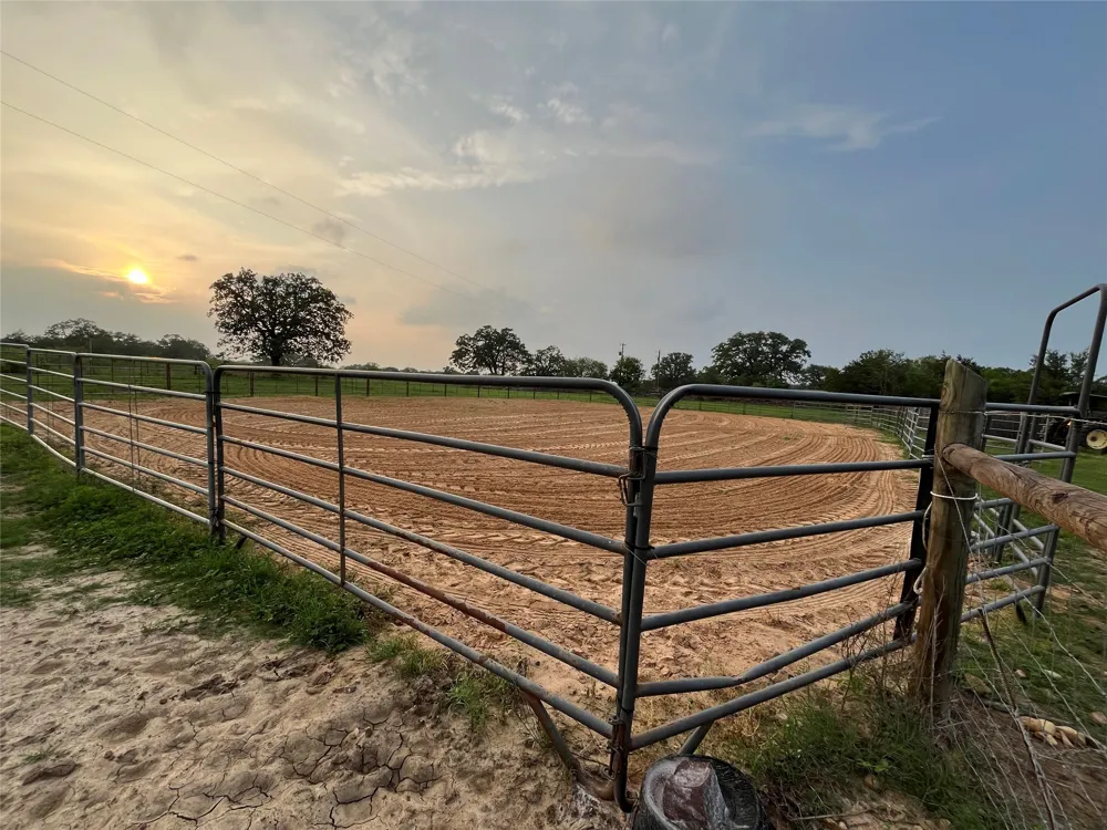 1434 Antioch Road Paige, TX 78659