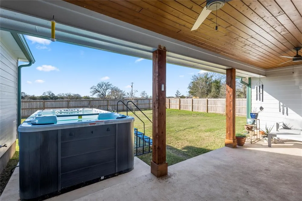 1434 Antioch Road Paige, TX 78659