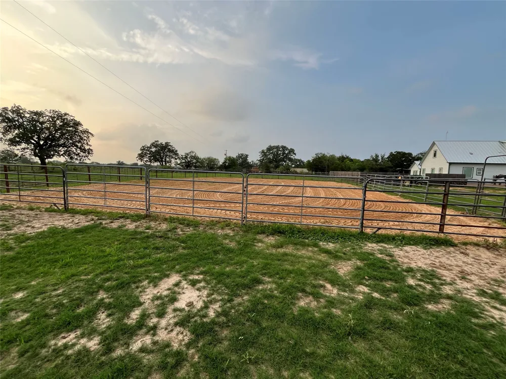 1434 Antioch Road Paige, TX 78659