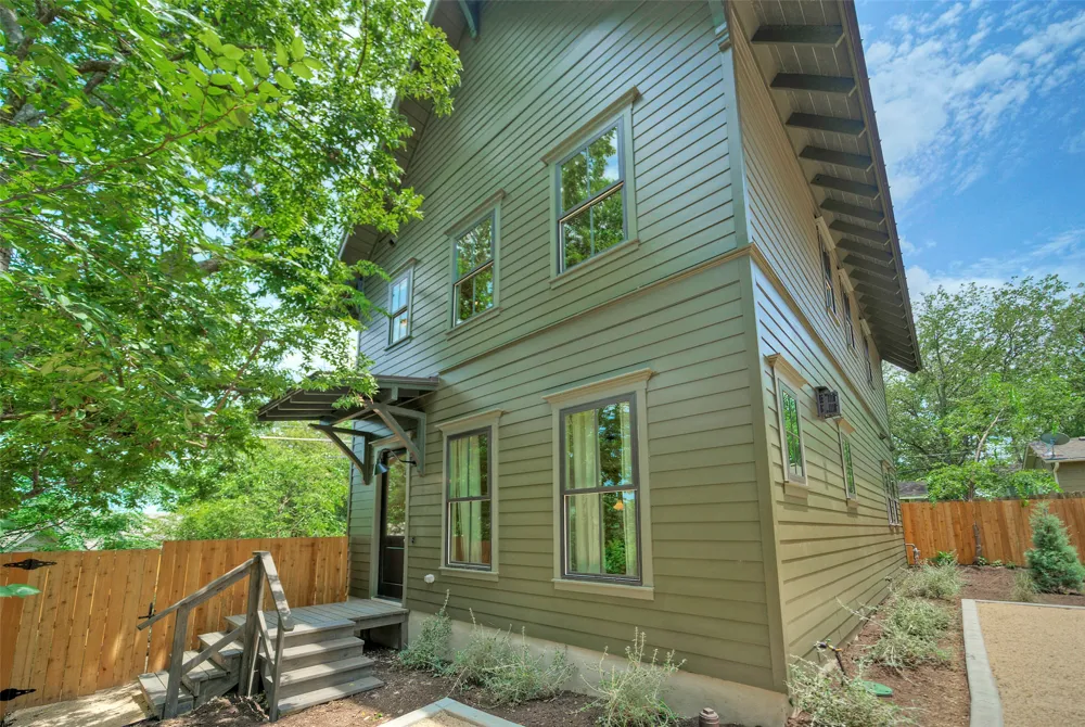 3309 Larry Lane #2 Austin, TX 78722