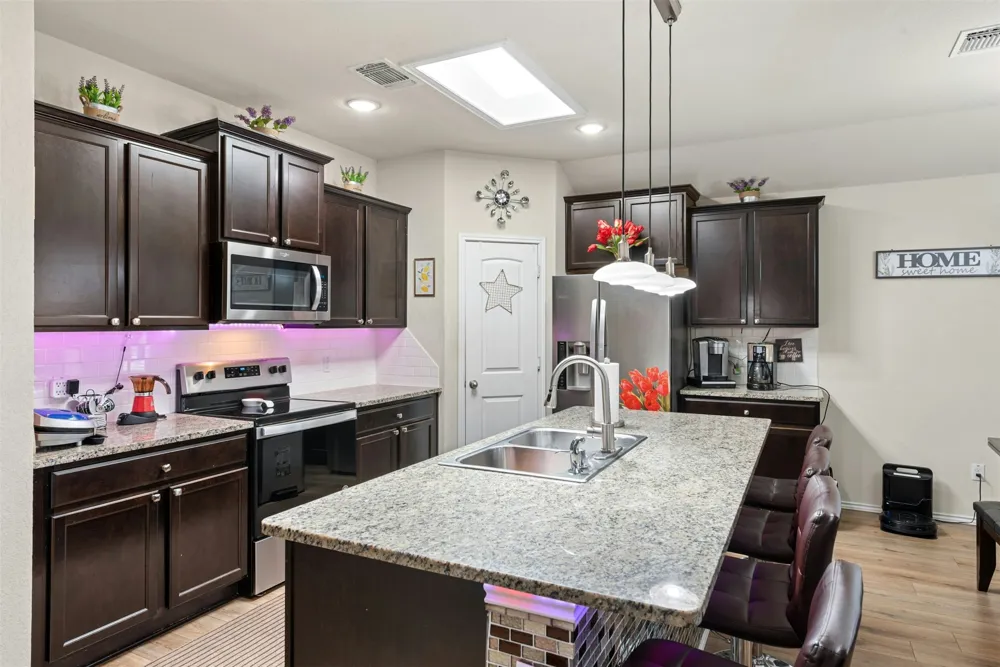 113 Reagor Drive Taylor, TX 76574