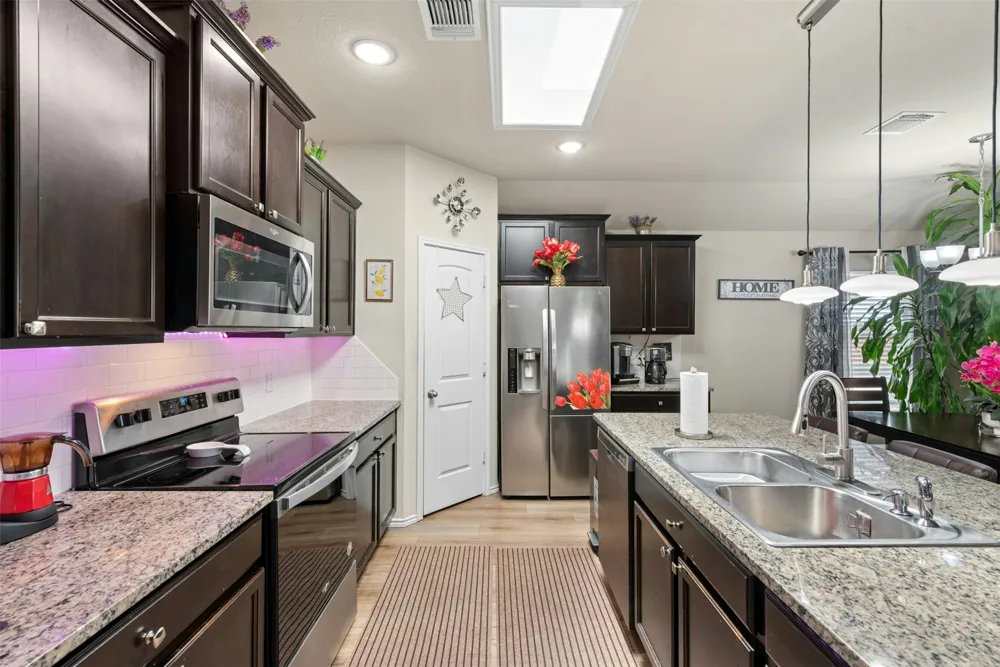 113 Reagor Drive Taylor, TX 76574