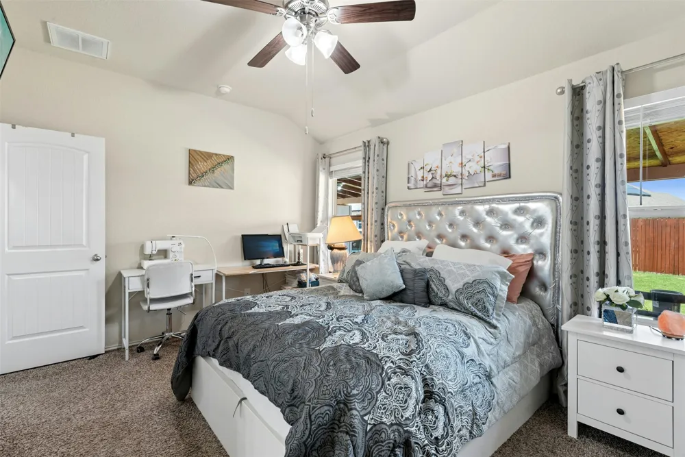 113 Reagor Drive Taylor, TX 76574