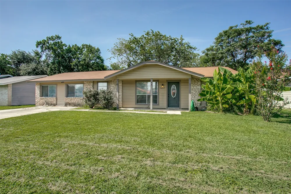 7247 Glen Hill San Antonio, TX 78239