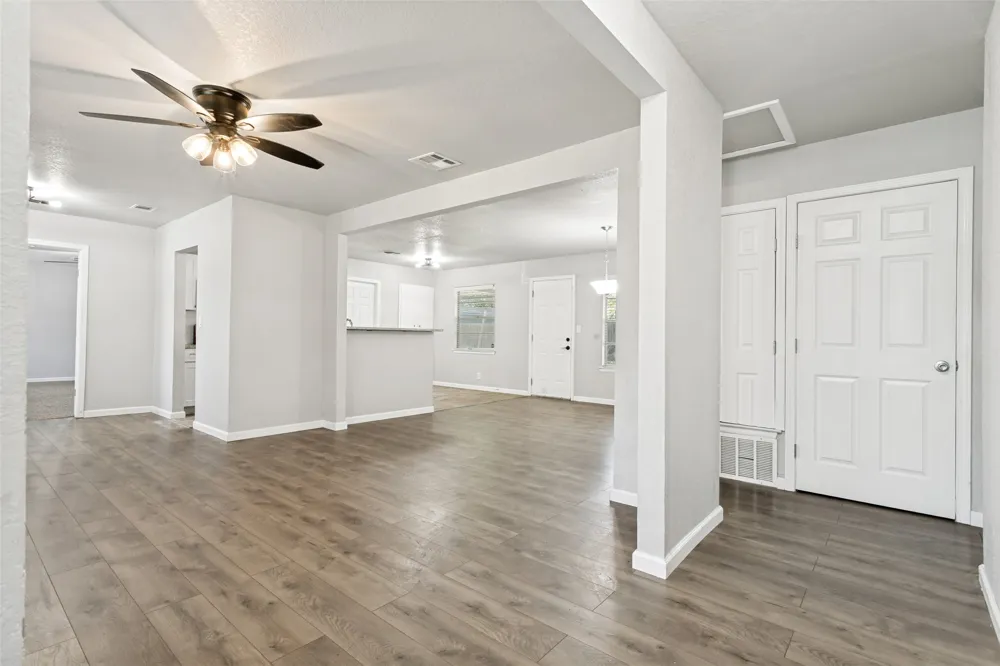 7247 Glen Hill San Antonio, TX 78239