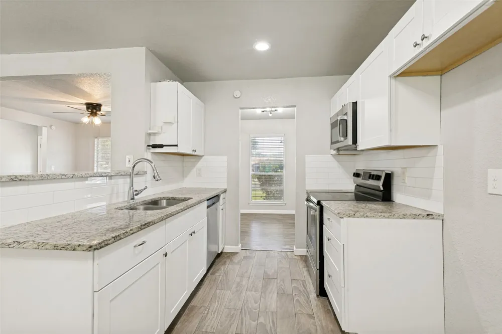 7247 Glen Hill San Antonio, TX 78239