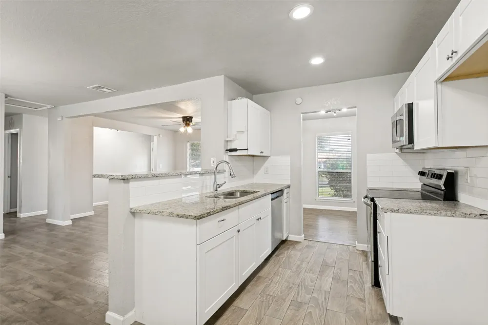 7247 Glen Hill San Antonio, TX 78239