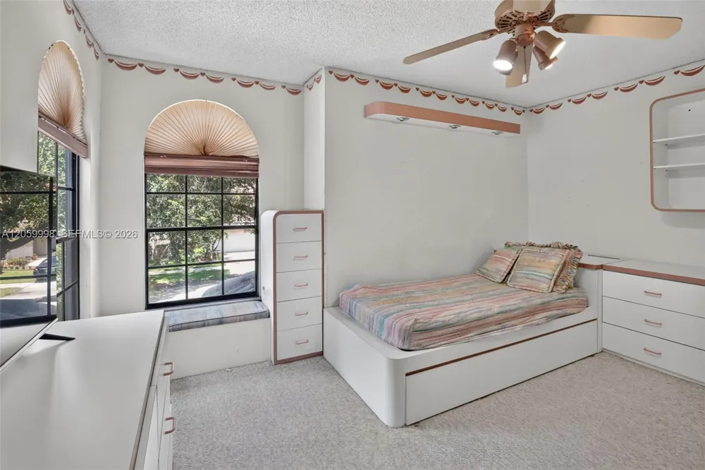 11584 Waterford Ct Cooper City, FL 33026