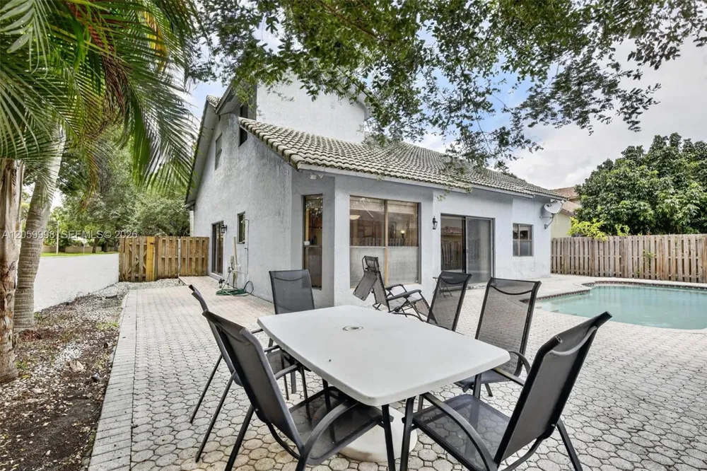 11584 Waterford Ct Cooper City, FL 33026