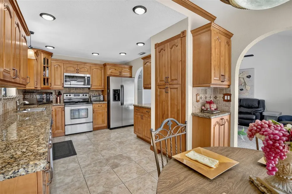 11584 Waterford Ct Cooper City, FL 33026