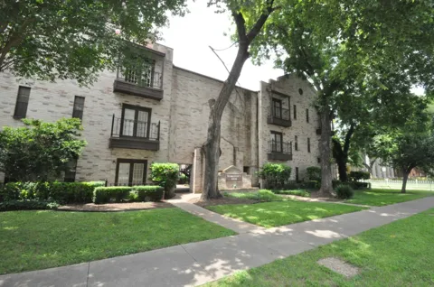 2216 San Gabriel Street #203