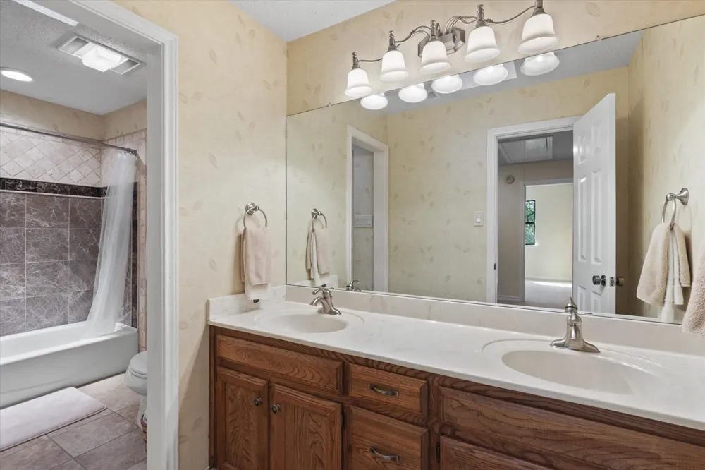 10806 Wintergreen Hill Austin, TX 78750