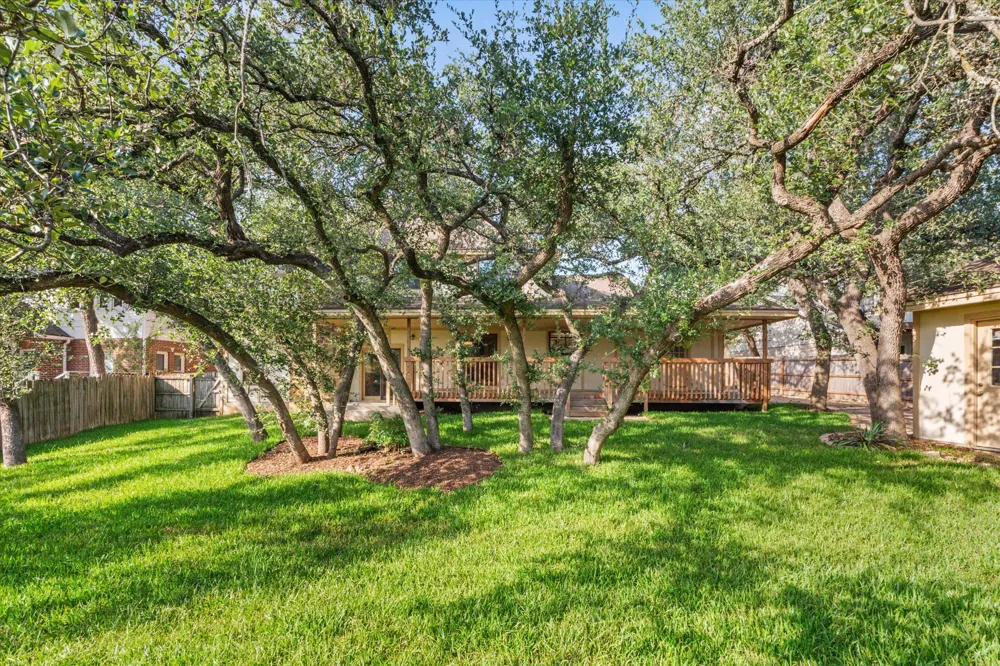 10806 Wintergreen Hill Austin, TX 78750