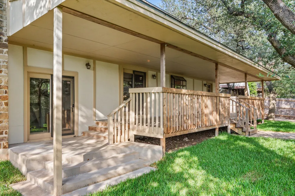 10806 Wintergreen Hill Austin, TX 78750